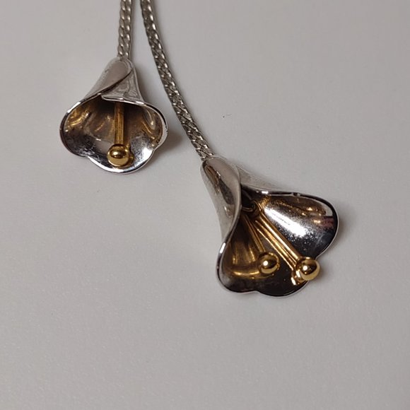Pretty 21 Inch Calla Lily Necklace - Picture 3 of 9